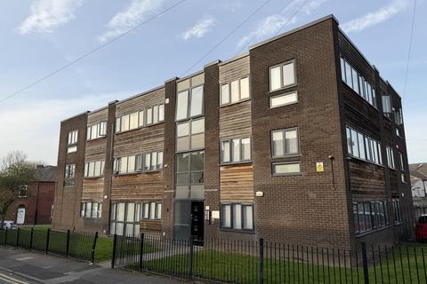 1 bed property, in Hall Street, £42,000