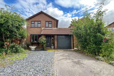 3 bed property, in Berkeley Drive, £230,000