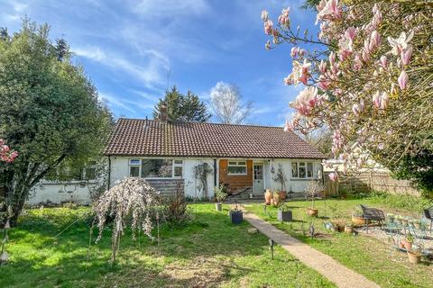 2 bed property, in Moat Lane, £499,950
