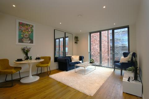 1 bed property, in Mount Yard, £200,000