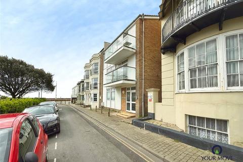 2 bed property, in The Steyne, £220,000