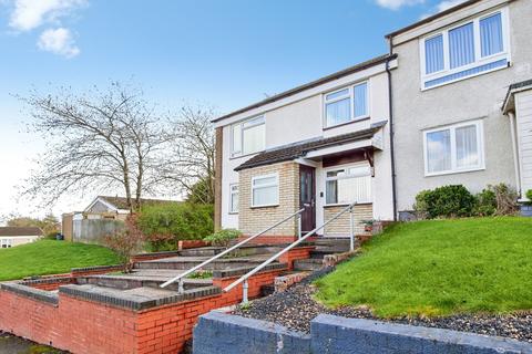 3 bed property, in The Roundabout, £195,000