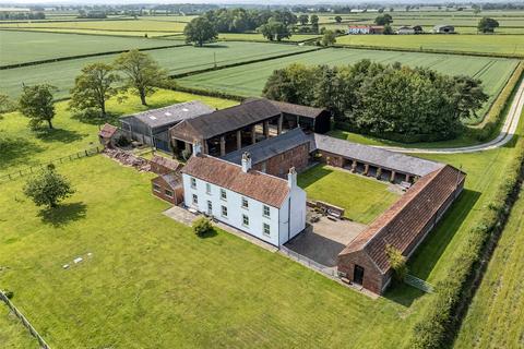 6 bed property, in Low Marishes, £1,575,000