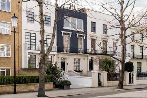 4 bed property, in Chepstow Crescent, £3,650,000