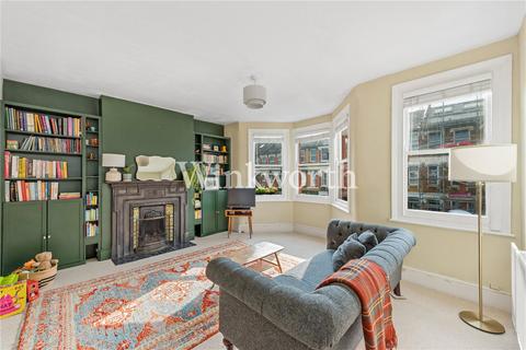 3 bed property, in Downhills Park Road, £550,000