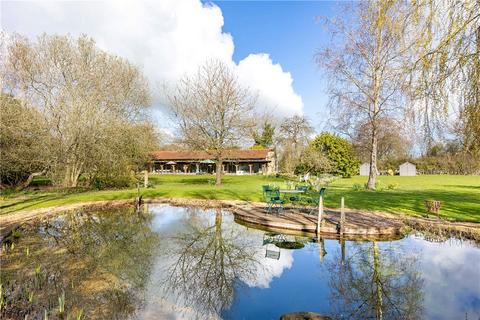 4 bed property, in Weston-On-The-Green, £1,850,000