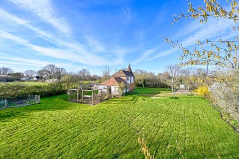 3 bed property, in Bethersden Road, £750,000