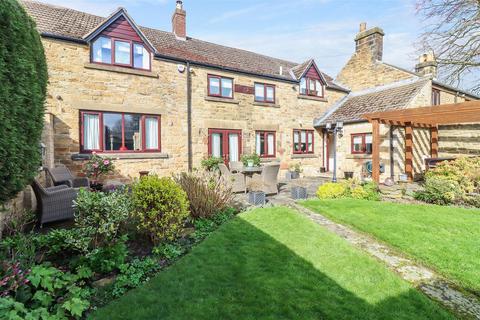 3 bed property, in Wingerworth Hall Estate, £570,000