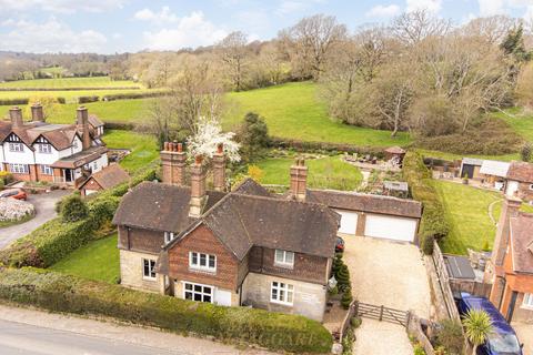 4 bed property, in Selsfield Road, £865,000