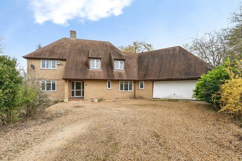 3 bed property, in Low Road, £375,000