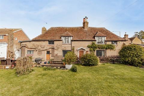 4 bed property, in Tothill Street, £500,000