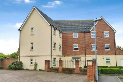 1 bed property, in Bullfinch Rise, £195,000