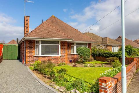 2 bed property, in Wiston Avenue, £450,000