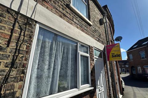 3 bed property, in Millgate, £150,000
