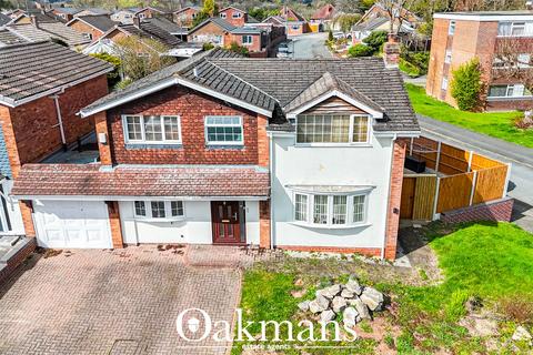 5 bed property, in Beech Hurst, £475,000
