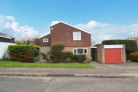 4 bed property, in The Knowle, £525,000