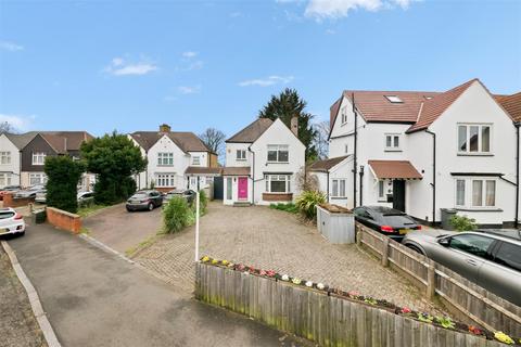 3 bed property, in Sutton Road, £705,000
