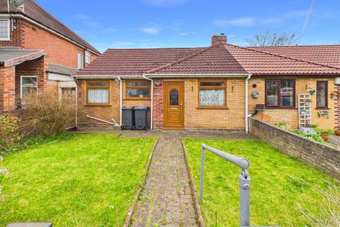 2 bed property, in Slade Road, £250,000