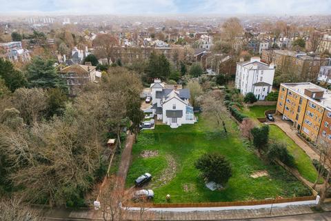 5 bed property, in The Glebe, £4,000,000