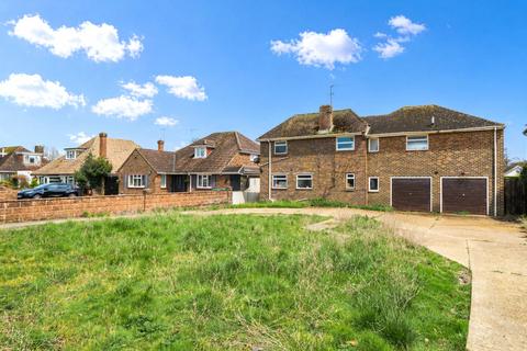 2 bed property, in Grange Park, £800,000