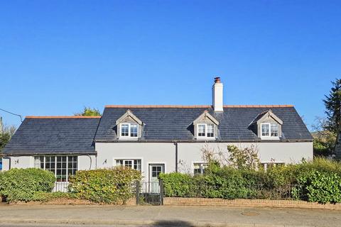 4 bed property, in Leebotwood SY6, £465,000
