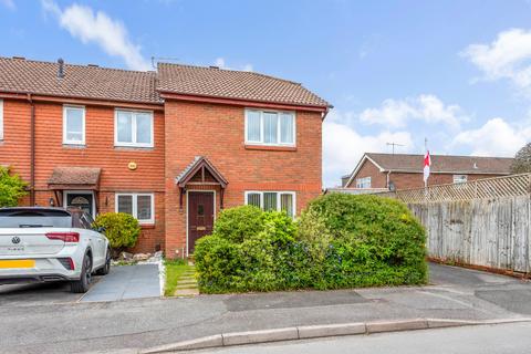 3 bed property, in Kings Road, £370,000