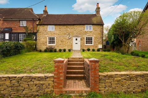 3 bed property, in Friday Street, £550,000