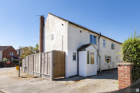 2 bed property, in Theatre Street, £150,000