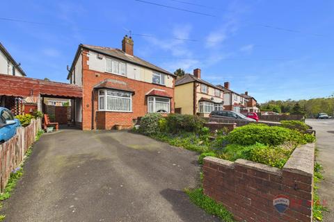 2 bed property, in Park Lane, £185,000