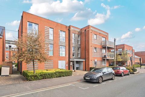 2 bed property, in Cassier House, £195,000