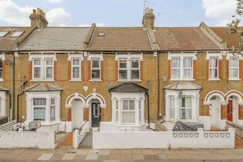 2 bed property, in Selkirk Road, £525,000