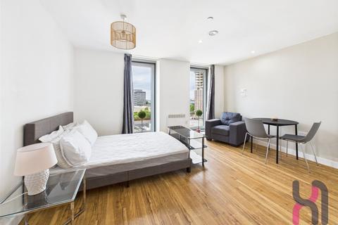 1 bed property, in Media City, £120,000