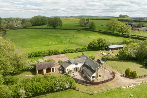 3 bed property, in Howle Hill, £975,000