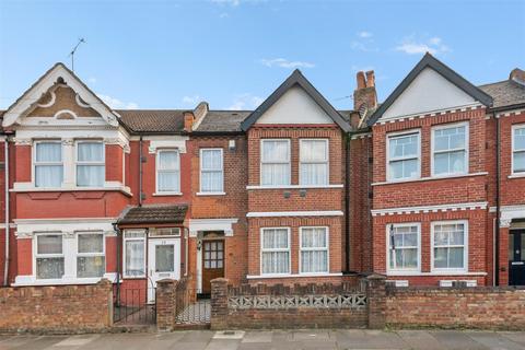 3 bed property, in Avonwick Road, £550,000