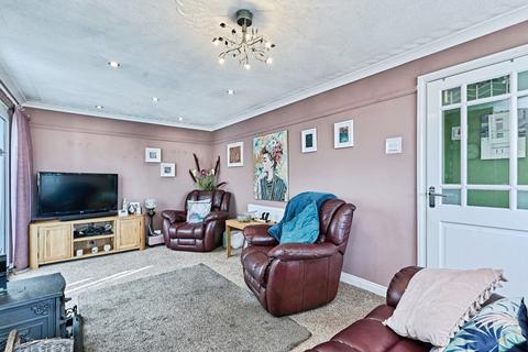 2 bed property, in Severnside, £120,000