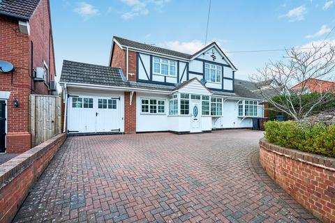 4 bed property, in Stourbridge Road, £850,000