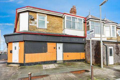 2 bed property, in Clarendon Road, £25,000