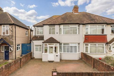 5 bed property, in Bulstrode Avenue, £749,950