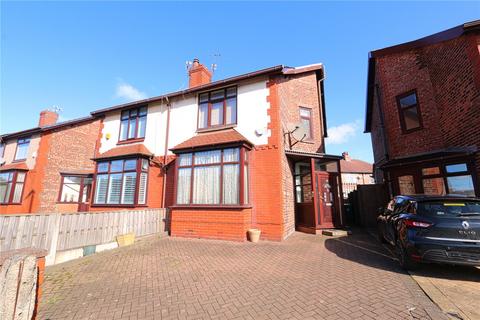 3 bed property, in Droylsden Road, £250,000
