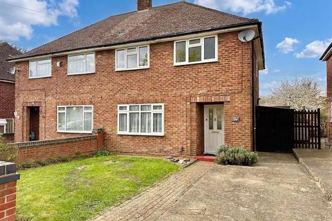 3 bed property, in Hartforde Road, £550,000