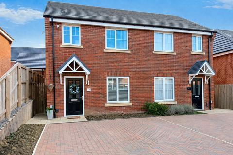 3 bed property, in Ashdown Road, £195,000