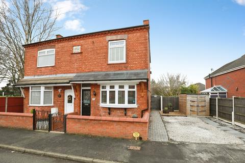 3 bed property, in John Street, £290,000