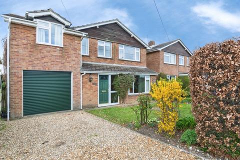 5 bed property, in The Ridge, £535,000