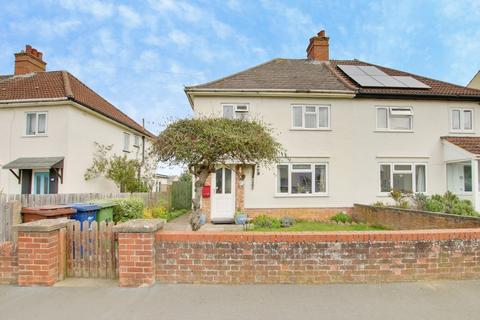 3 bed property, in Westbourne Road, £220,000