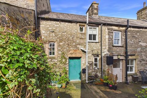 1 bed property, in 2 Horse Market, £225,000