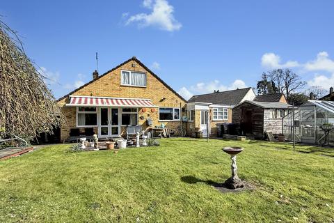 3 bed property, in Highbury Park, £400,000