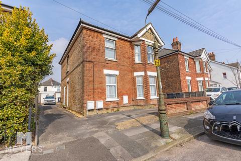 2 bed property, in Castle Road, £220,000