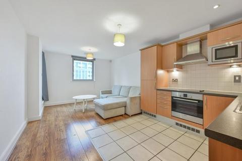 1 bed property, in Centre Square, £285,000