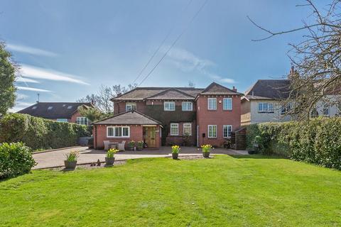5 bed property, in Cross Lane, £1,075,000