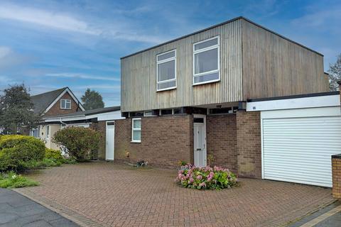 4 bed property, in Stafford Close, £425,000